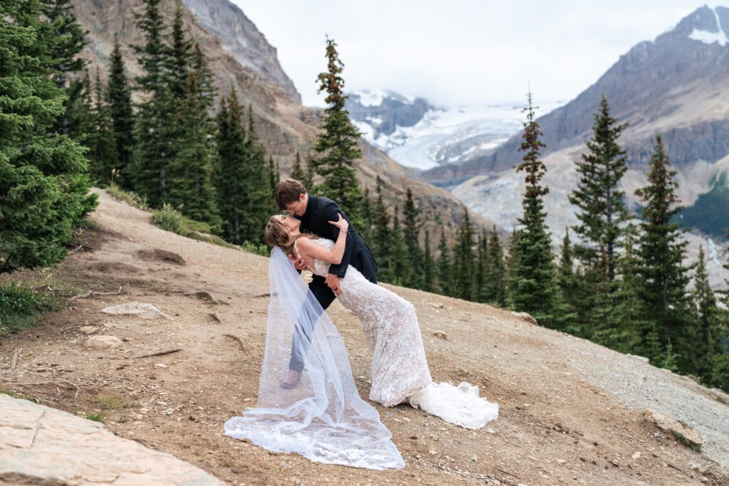 Peyto Lake elopement wedding. Lauren Hollamby Photography