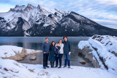 Banff family photoshoot, Lake Minnewanka. Lauren Hollamby Photography