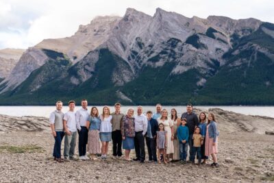Lake Minnewanka family photoshoot