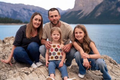Lake Minnewanka Family Photoshoot. Banff Photographer. Lauren Hollamby Photography