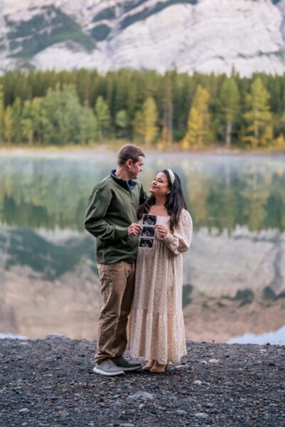 Kananaskis pregnancy announcement photoshoot. Lauren Hollamby Photography. Canmore based photographer.