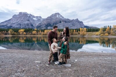 Kananaskis family photoshoot. Banff and Canmore family photographer. Lauren Hollamby Photography.