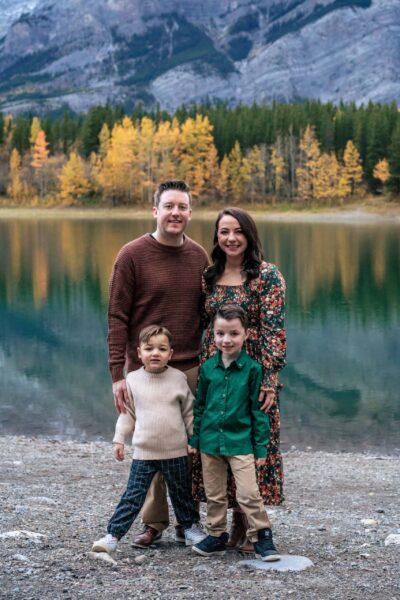 Wedge Pond Kananaskis family photoshoot. Lauren Hollamby Photography. Canmore photographer