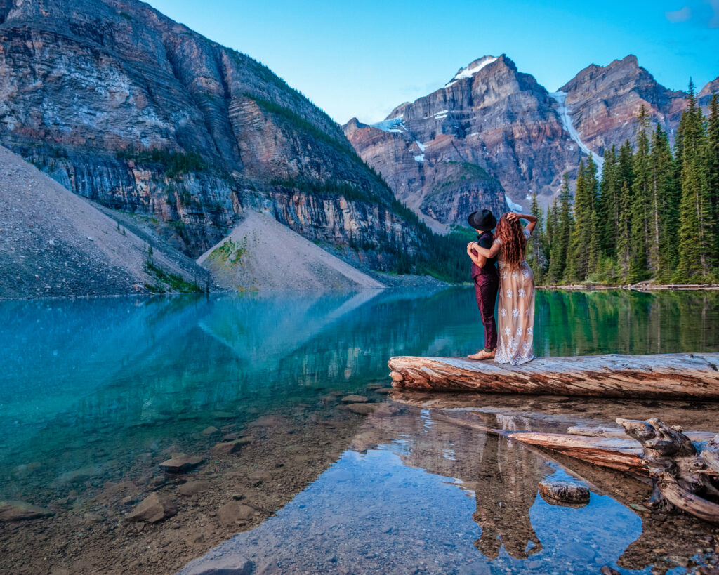 Engagement photoshoot lake side Banff National park 