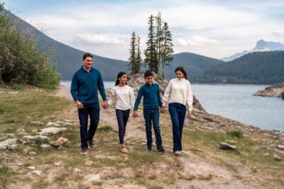Lake Minnewanka Family Photoshoot. Lauren Hollamby Photography. Banff Photographer